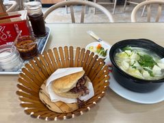 -闫家驴肉老店(华电一校店)