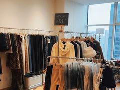 -眷顾自助服装工作室(中南金石国际广场A座店)