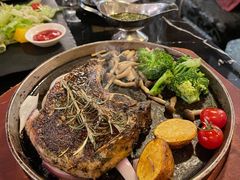 迷迭香战斧猪扒-Let's Taipei 非常烘焙(太古里店)