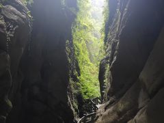 -龙水峡地缝景区