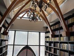 -钟书阁(松江泰晤士小镇店)