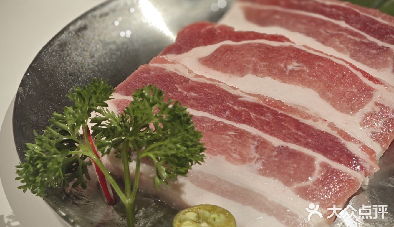 在韩国吃草料！！！在中国吃烤肉