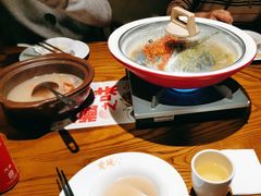 -爱碗亭·鲜炒湖南菜(壹城中心店)