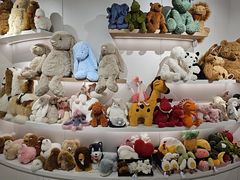 -LOL原创生活概念店(K11购物艺术中心店)