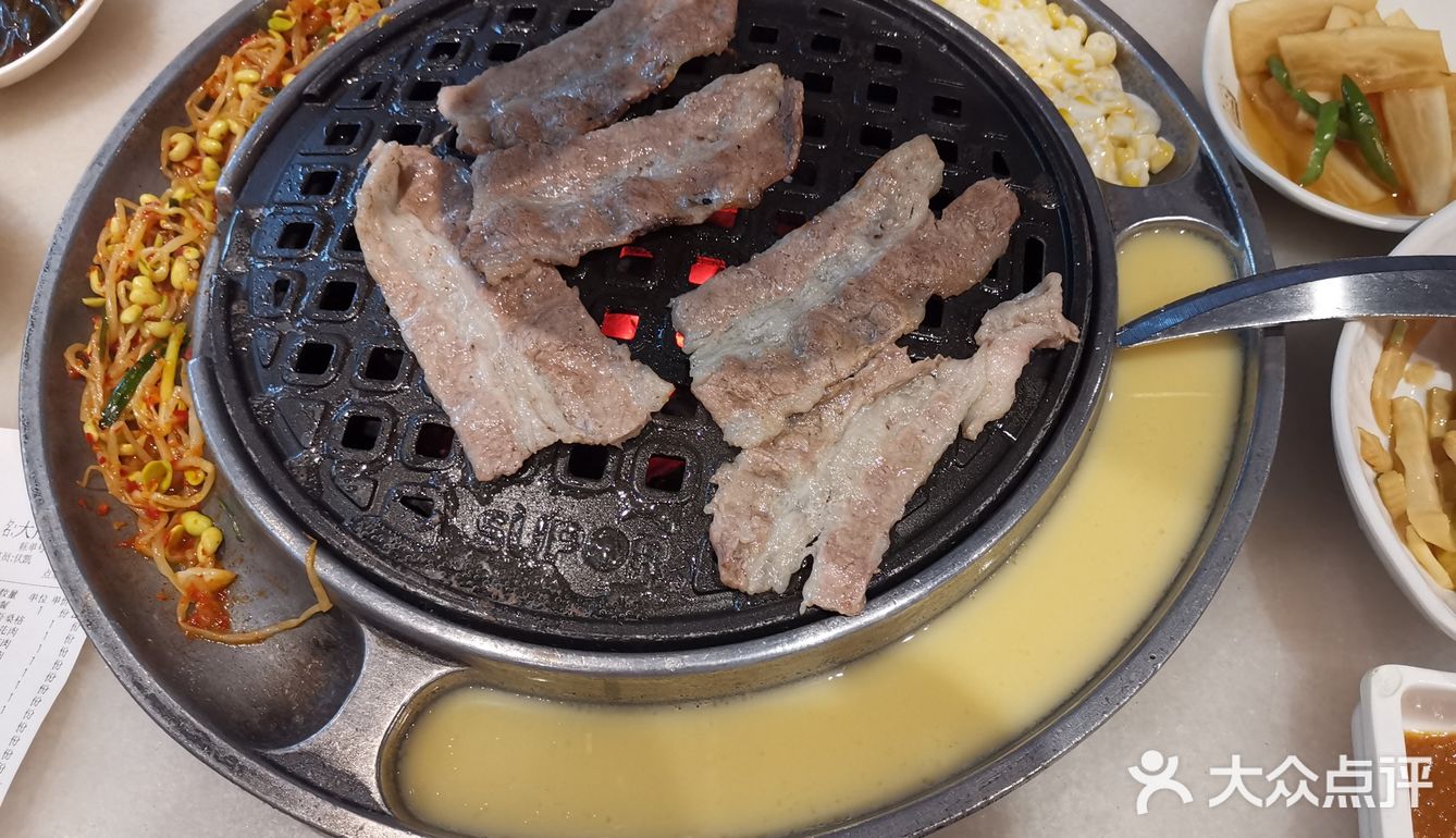 非常不错的一家烤肉店，牛肉非常好吃，有嚼劲