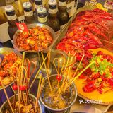 深圳吃喝玩乐·爱上这家酒馆的小龙虾美食