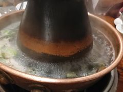 -洞庭洲·防空洞火锅·烧烤·铜锅涮肉(新百广场店)
