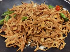 -川流不息·地道川菜·小龙虾(松东路店)