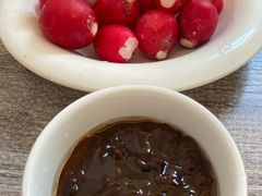 樱桃萝卜蘸酱-峪鸡餐厅