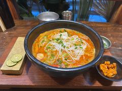 -银米·云南传统过桥米线(双廊黑金冠店)