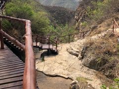 -大平台龙居瀑布旅游区