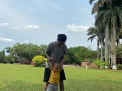 -侯臣咖啡文化村