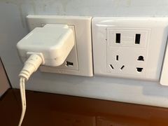 -卡罗酒店(东门晒布地铁站店)