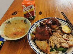 -初味·隆江猪脚饭(宁康家园共和新路2169弄店)