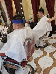 -东方先生国潮男士理发馆
