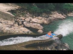 -安吉龙王山峡谷漂流
