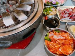 -围炉肉舍•炭烤活鳗•丹东海鲜烤肉(步行街店)