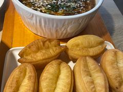 小油条配酸辣汤-味莊·青岛菜(云霄路店)