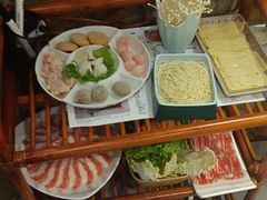 -东巴婆婆云南鱼豆花火锅(大东门店)