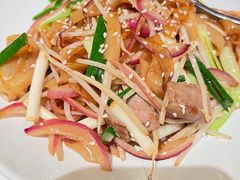 干炒牛河-汤城小厨•粤菜•靓汤(苏州街店)