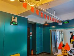 -荒岛实景沉浸密室(江汉路1店)