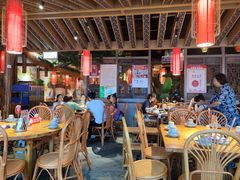 -野山舂·贵州现舂酸汤火锅(鸿通城店)