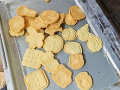 -三只小羊蛋糕DIY烘焙·拼豆·银饰(光谷店)