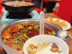 -乡土特色.冷锅鱼.牦牛肉汤锅