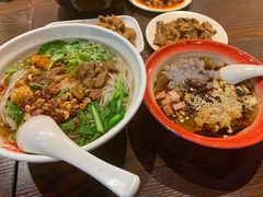 -爆炸头阿姨小四川正宗川味小吃(无任何分店)