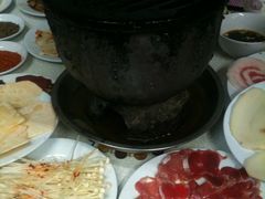 炭火炉很有特色-大槐树烤肉馆