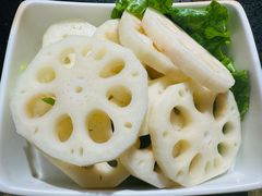 -宽板凳老灶火锅(台湾街店)