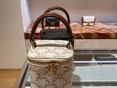 -CELINE(尚嘉中心店)