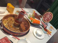 -牛员外鲜切牛肉火锅