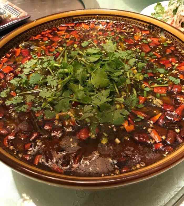 曹氏黄沙鱼(西区店)-"[薄荷]环境: 环境大挑高,水晶灯,就非.