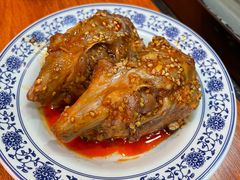 -爆炸头阿姨小四川正宗川味小吃(无任何分店)