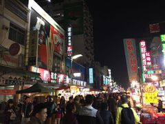-六合夜市