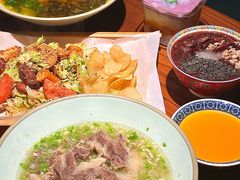 -八月美食小馆(银泰城总店)