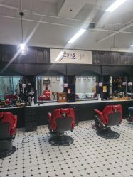 点击看大图 -老男孩男士理容馆·理发·烫染·修面