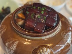 紫砂红烧肉-松鹤楼·非遗·苏帮菜(融科店)
