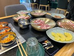 -臻牛烤肉