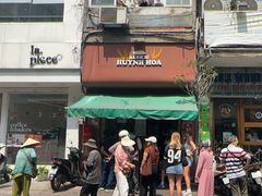-Bánh Mì Huynh Hoa