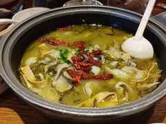 -渝是乎酸菜鱼·川渝小炒(新世界百货望京店)