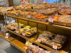 面包甜点陈列柜-西村叔叔的店·面包·甜品·蛋糕(崂山丽达店)