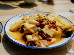 竹笋炒腊肉-瑶河山里菜