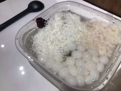 招牌白雪黑糯米冰粉-甜心闲生传统手工冰粉(太古里店)