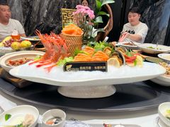-鞍山大白鲨美食酒店