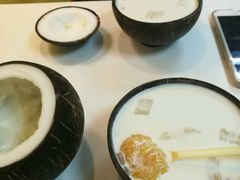 -志龙皇冠吃货椰子铺