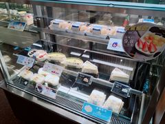 面包甜点陈列柜-Caidie Bakery采蝶轩(百越店)