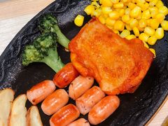 烤肠伴奥尔良鸡排-卢家妈妈·西餐厨房(卜蜂中心店)