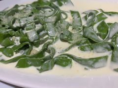招牌手工菠菜面-喜洲吧·江畔老船厂·庭院餐厅(喜临院店)